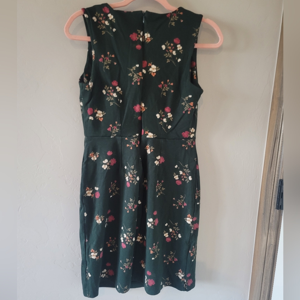Old Navy Pointe Sheath Dress - Picture 9 of 11